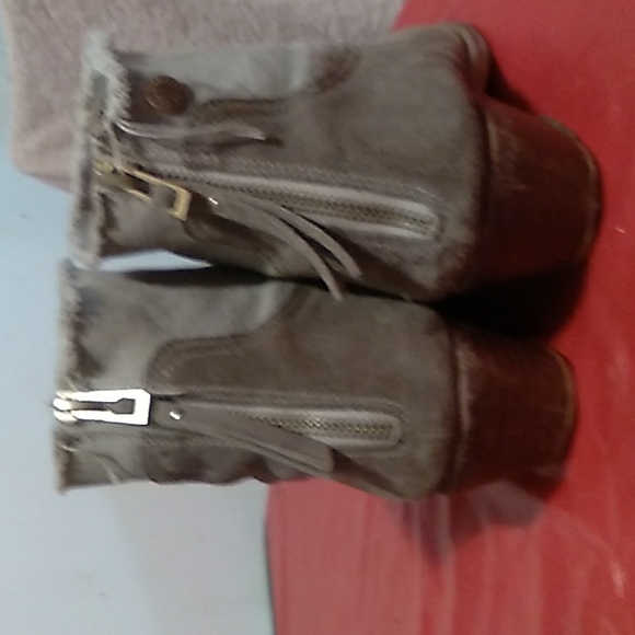 Zadig & Voltaire tan Teddy suede ankle boots. Size 39Eu 8.5 US - Picture 2 of 4